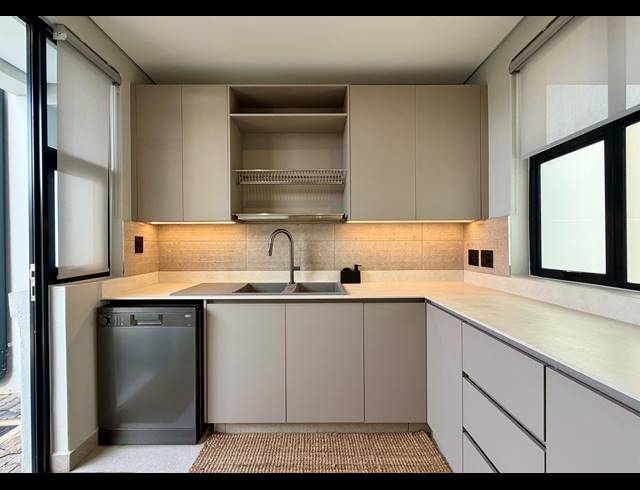 2 BEDROOM FREEHOLD FOR SALE IN SILVER LAKES